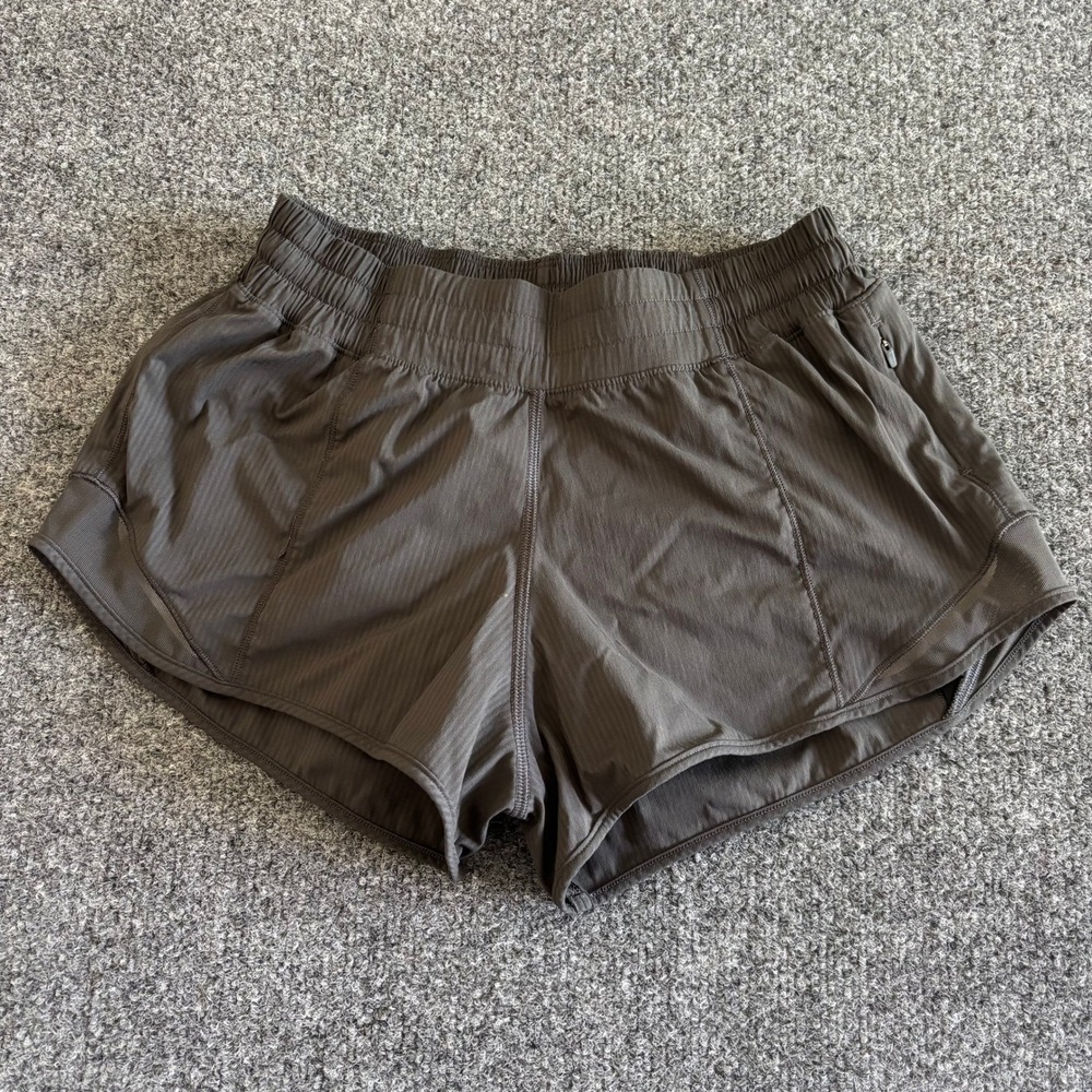 Lululemon Hotty Hot Short II 2.5 Inch Dark Carbon Grey Size 4 W7ASZS